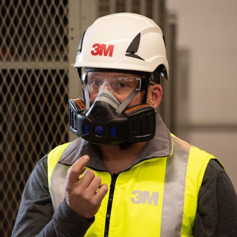 MEDIUM 3M Secure Click Half face Reusable Respirator (HF-802SD)