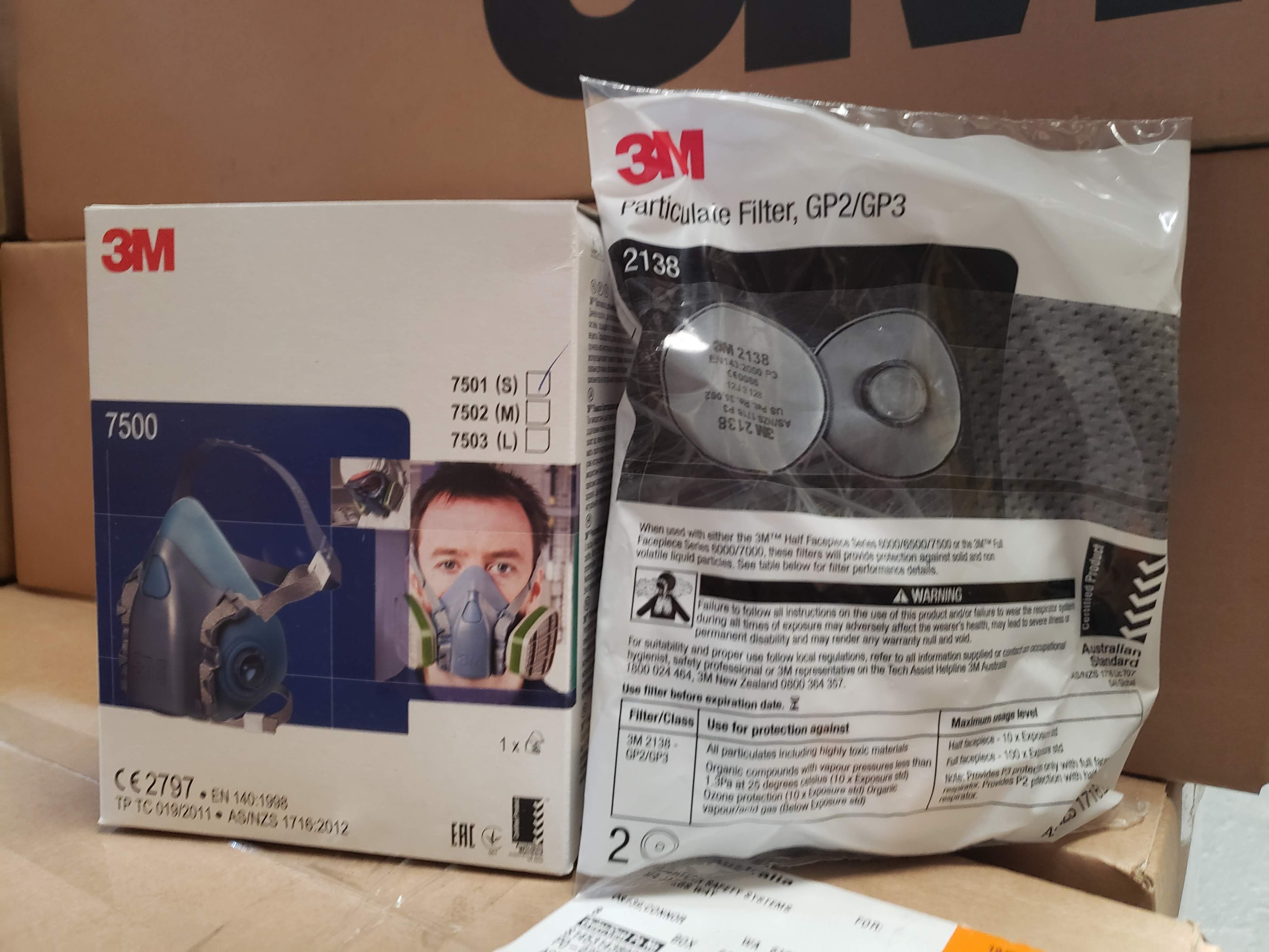 3M Small Half Facepiece Respirator 7501+2135 filter