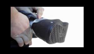 Non Slip Overshoes by Tiger Grip [Eng]